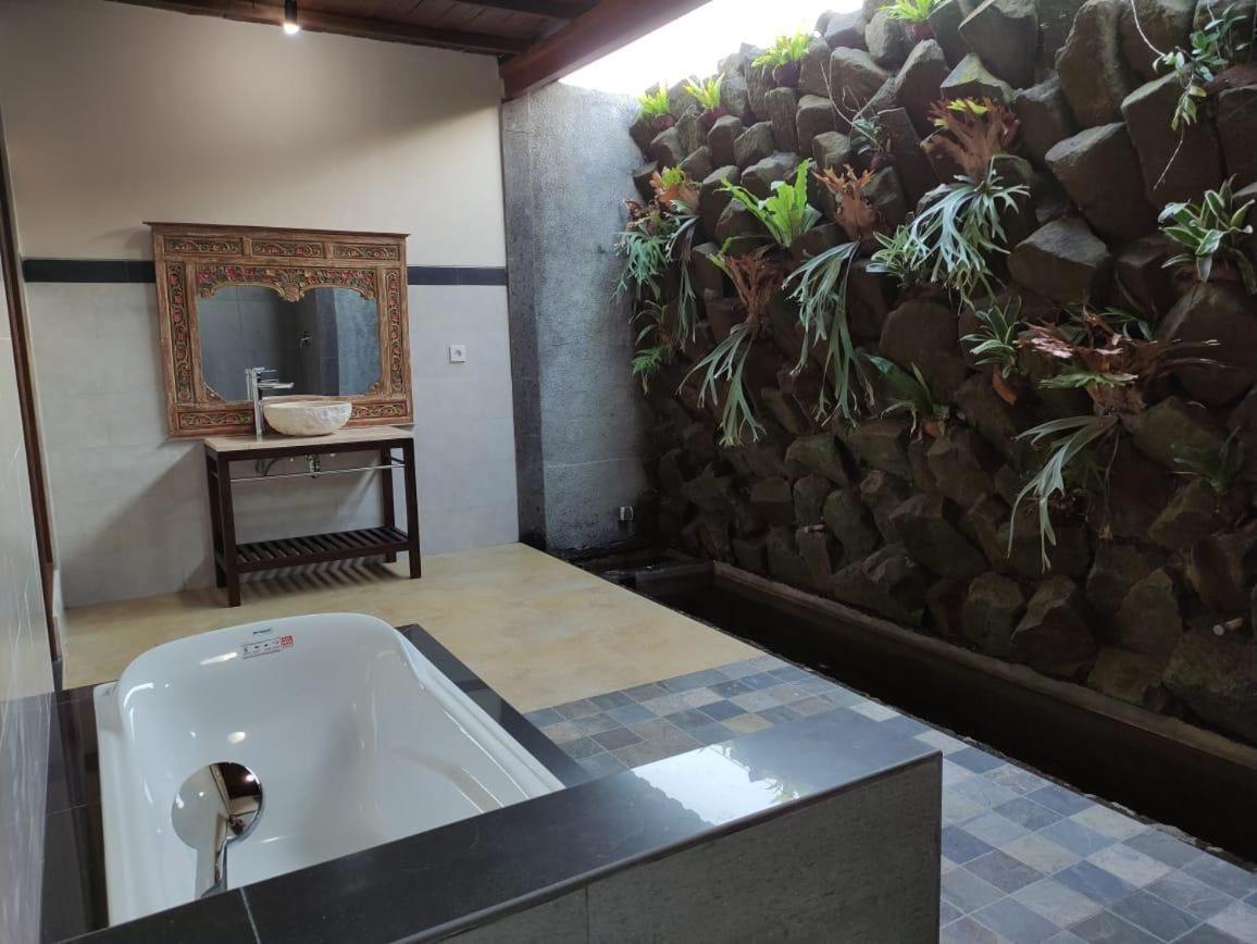 Anggarakasih Ubud Villa Eksteriør bilde